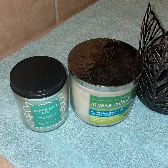 Fall leaves candle holder and two refreshing stress relief candles - Picture 4 of 7